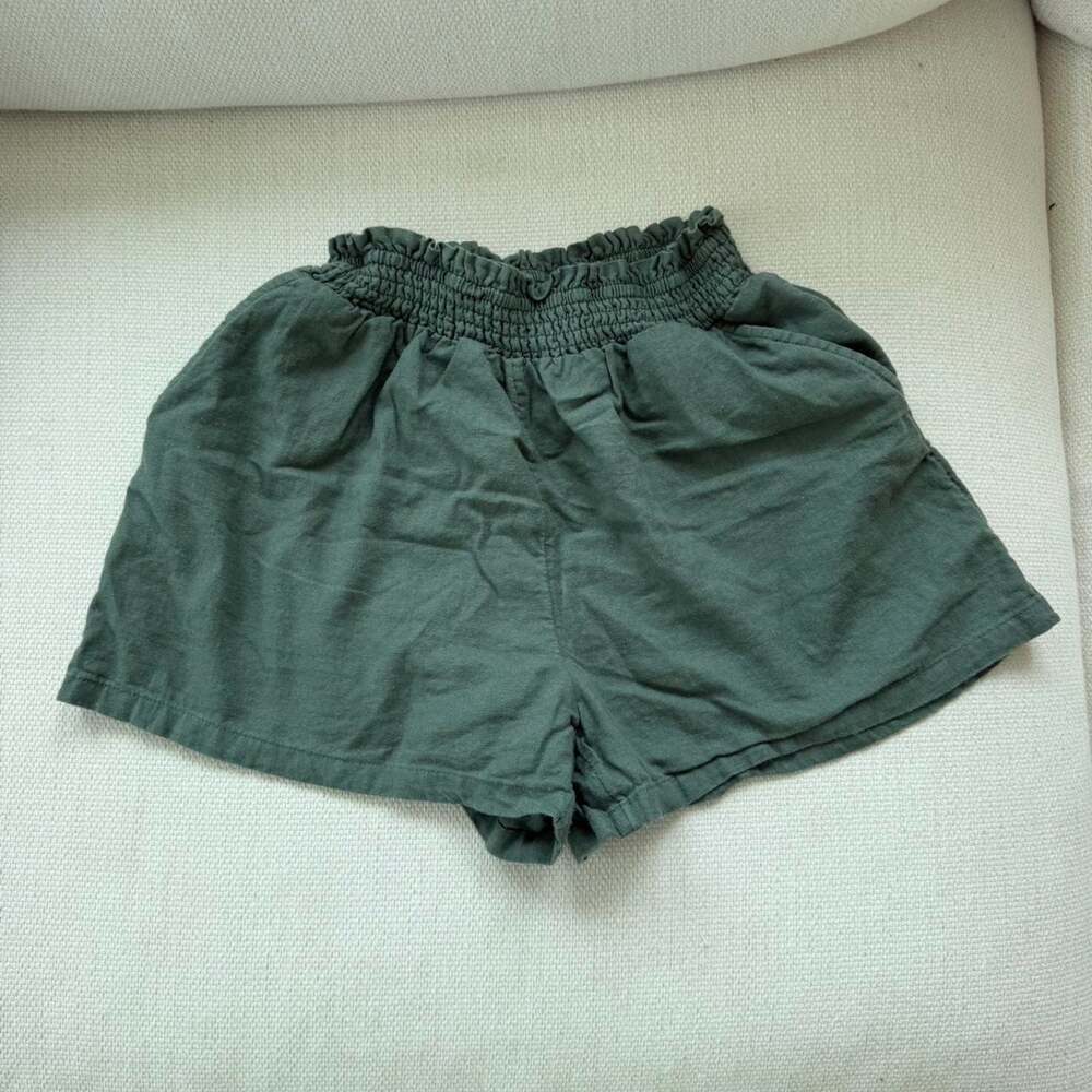 Universal thread green linen shorts